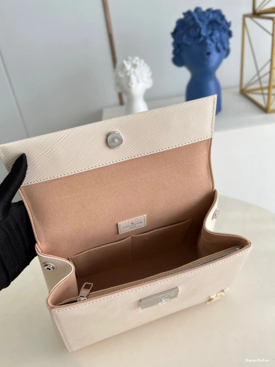 LOUIS BB VUITTON CHANELUNY 0810